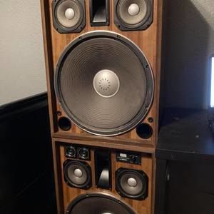 Meet your Posher, Eli